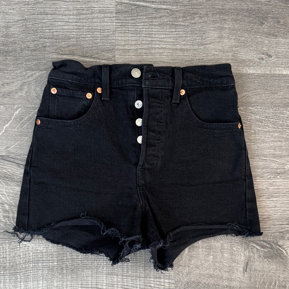 Levi’s Black Ribcage Shorts